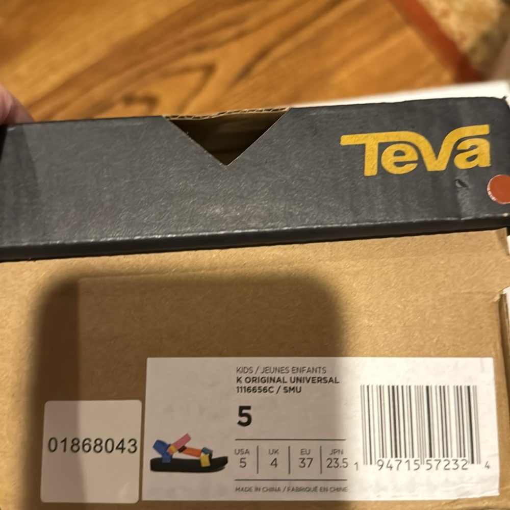 NIB Teva Kids Original Universal Sandal in 90s Multi - Picture 11 of 11